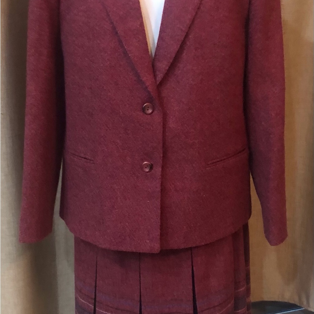 The Edinburgh Woollen Mill Vintage Women’s Wool Skirt And Blazer Suit Size 3/4